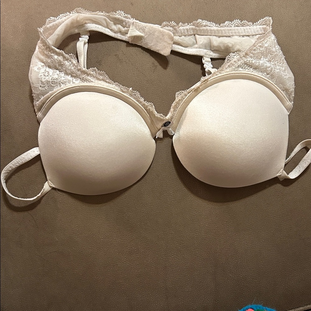 Victoria's Secret Cream Lace Push Up Bra